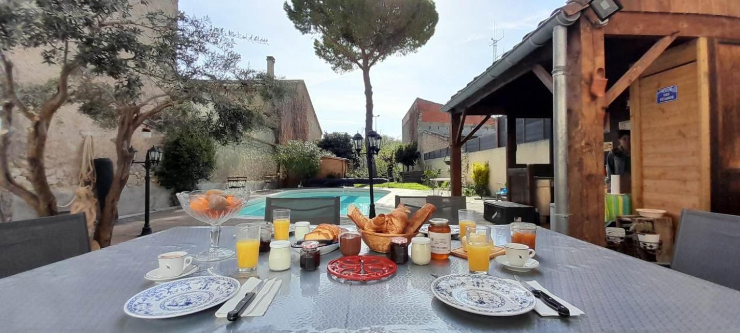 Bed and Breakfast La pause sous le pin à Capestang Extérieur photo